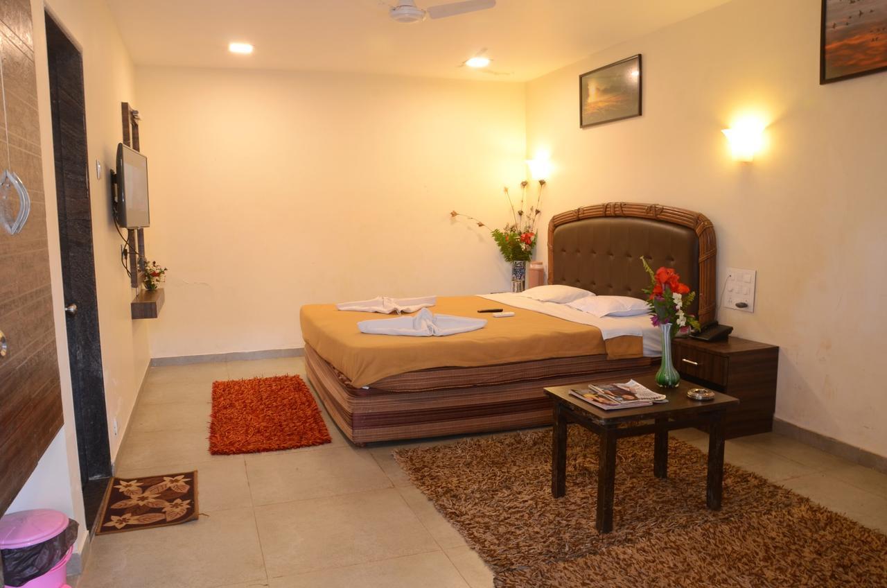 Neetas Shanti Villa Mahābaleshwar Esterno foto