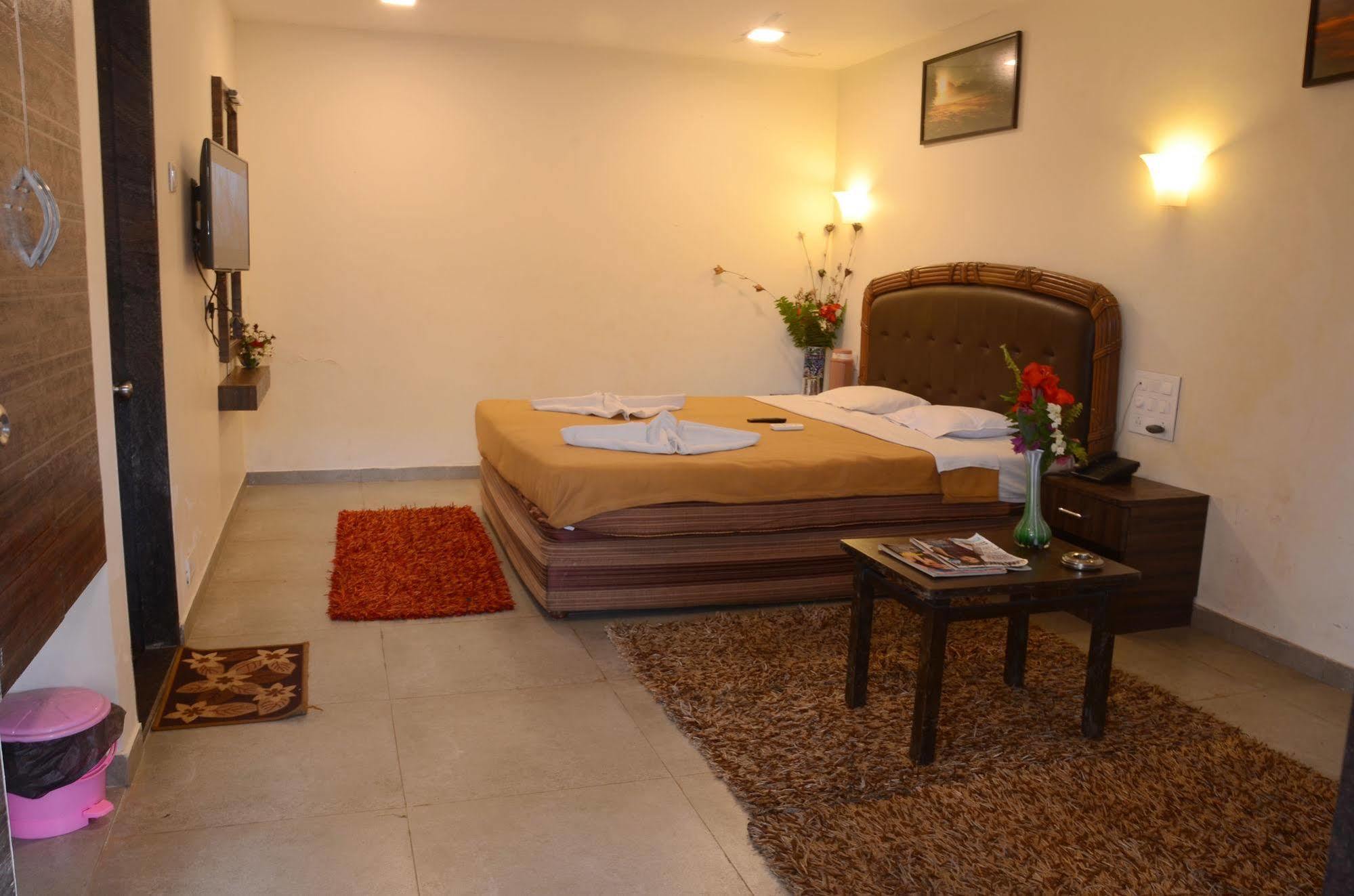Neetas Shanti Villa Mahābaleshwar Esterno foto