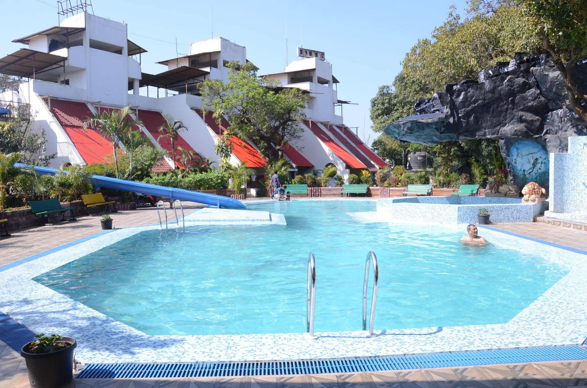 Neetas Shanti Villa Mahābaleshwar Esterno foto