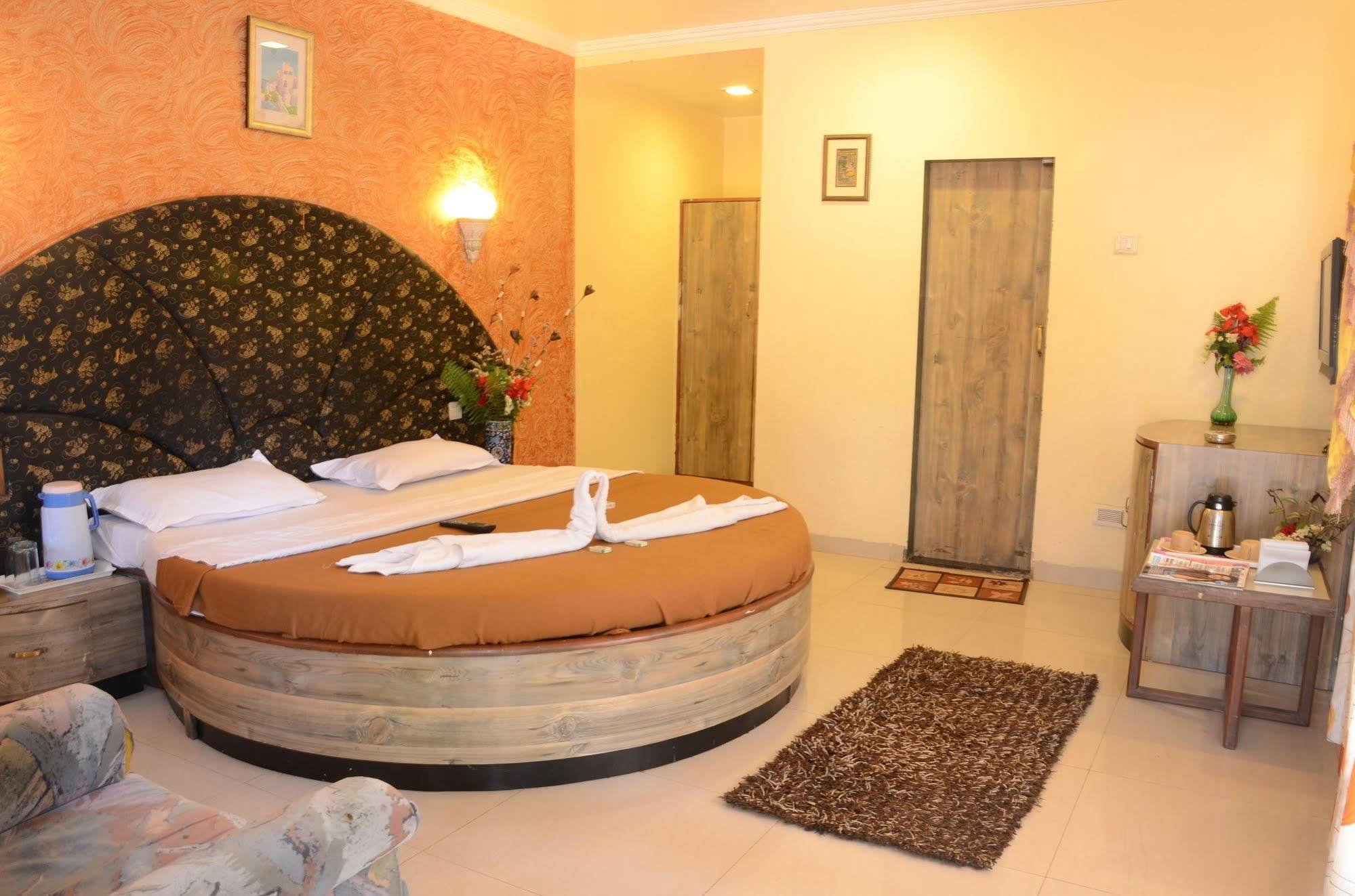 Neetas Shanti Villa Mahābaleshwar Esterno foto