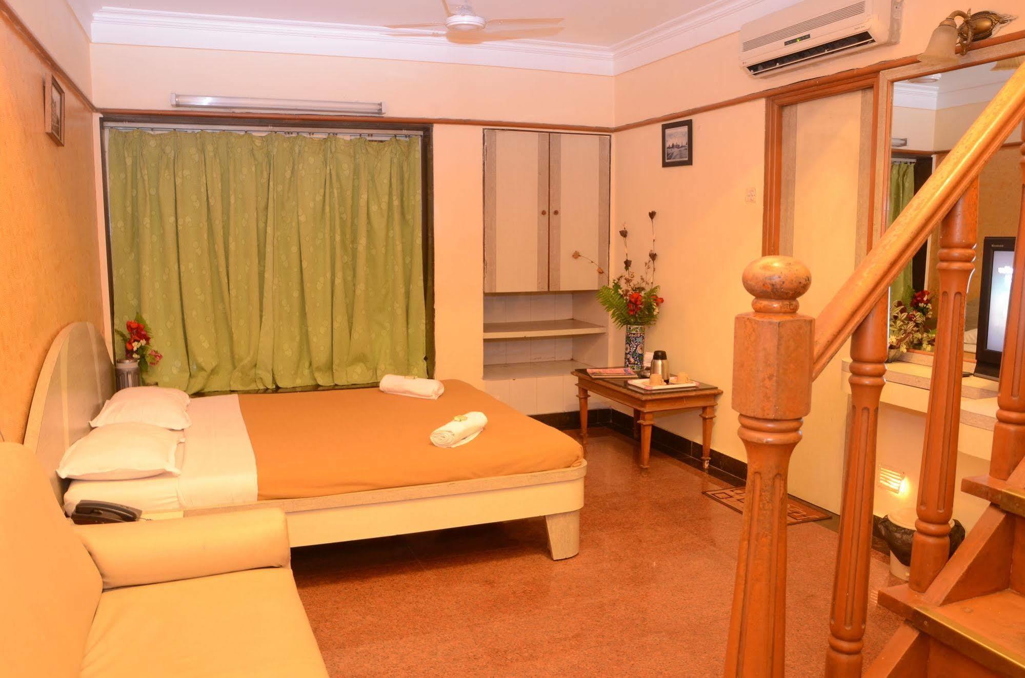 Neetas Shanti Villa Mahābaleshwar Esterno foto